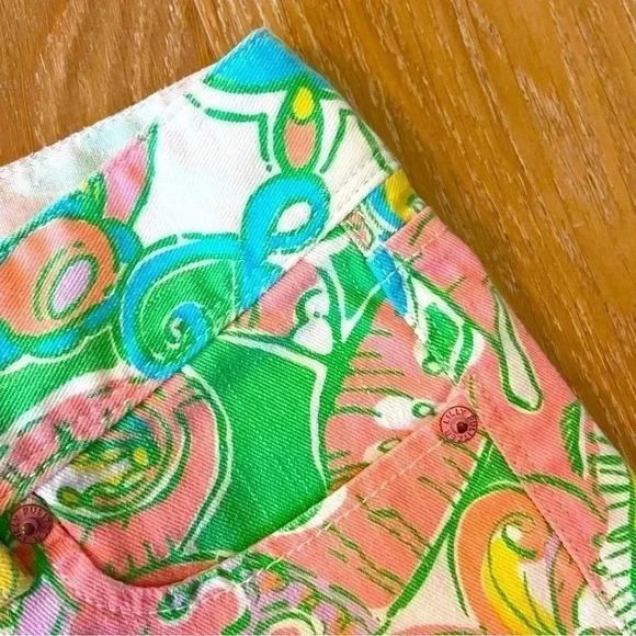 Lilly Pulitzer Chin Chin Clifton Shorts Denim Cotton Size 2 Vacation Beach Prep - Picture 4 of 11